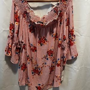 (131) Signature Studio women’s blouse